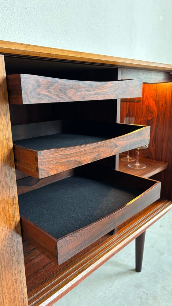 
                  
                    Vintage sideboard palissander met bar - LOUI.STORE
                  
                