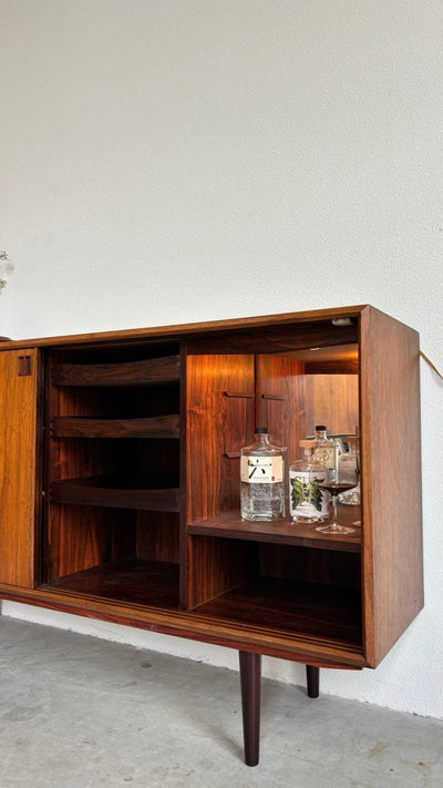 
                  
                    Vintage sideboard palissander met bar - LOUI.STORE
                  
                