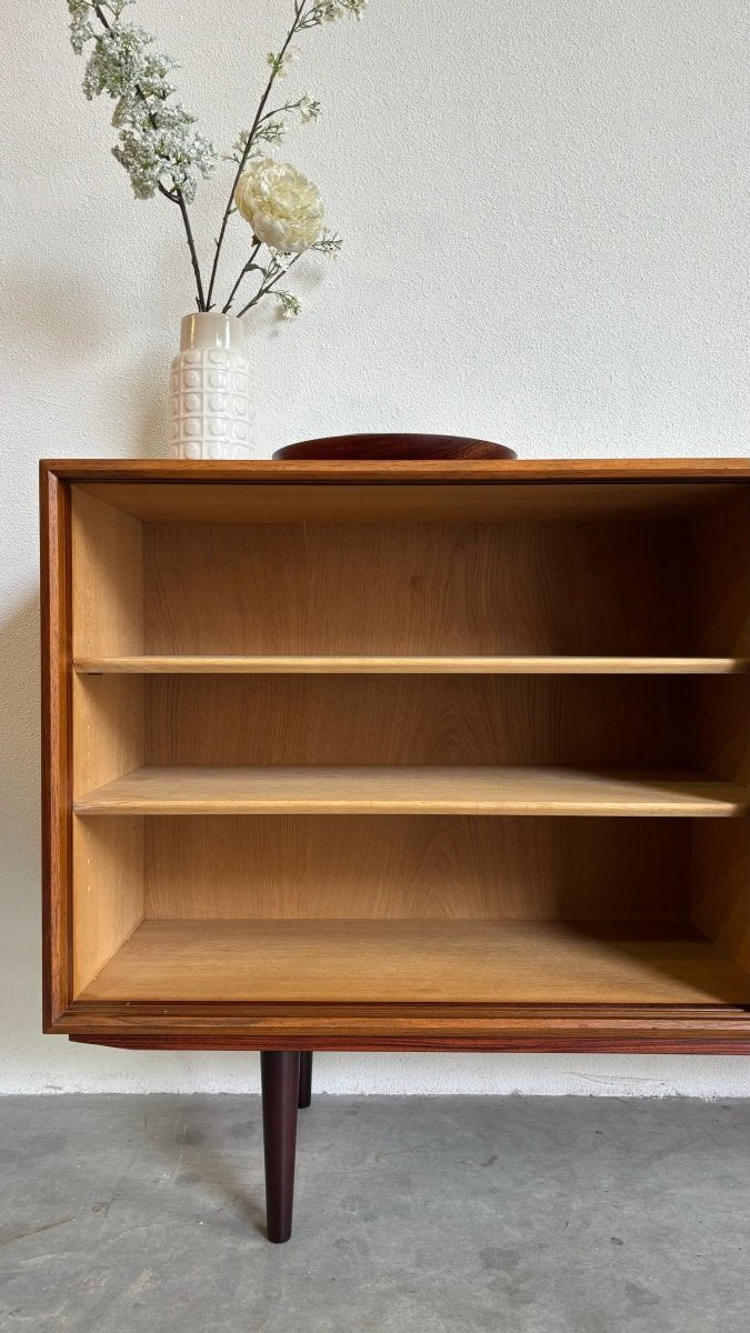 
                  
                    Vintage sideboard palissander met bar - LOUI.STORE
                  
                