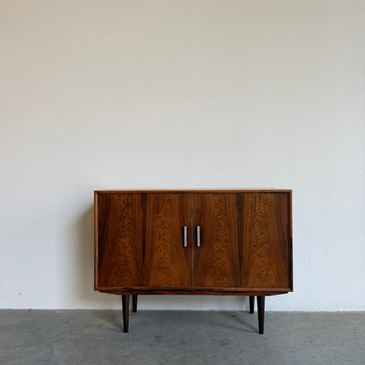 
                  
                    Vintage sideboard palissander met metalen greepjes - LOUI
                  
                
