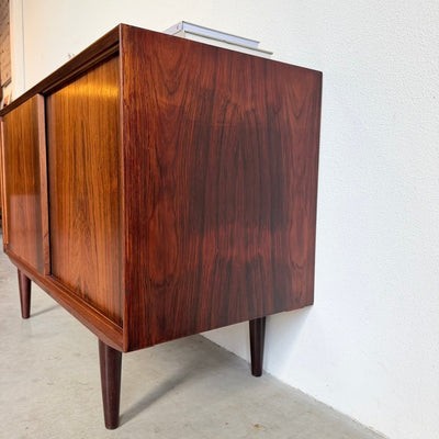 
                  
                    Vintage sideboard palissander schuifdeuren - LOUI
                  
                