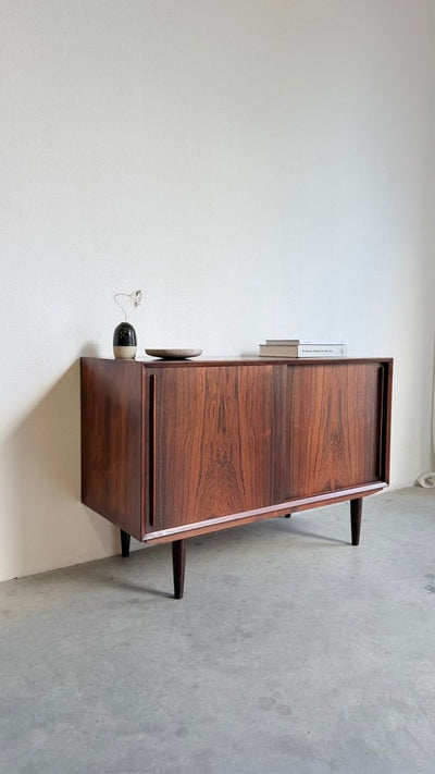 
                  
                    Vintage sideboard palissander schuifdeuren - LOUI
                  
                