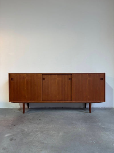 
                  
                    Vintage sideboard schuifdeuren 3 - LOUI.STORE
                  
                