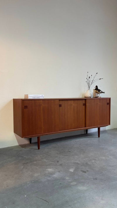 
                  
                    Vintage sideboard schuifdeuren 3 - LOUI.STORE
                  
                