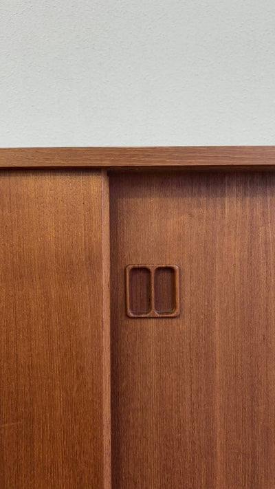 
                  
                    Vintage sideboard schuifdeuren 3 - LOUI.STORE
                  
                