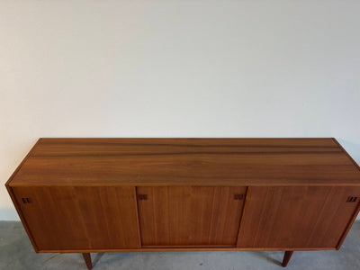 
                  
                    Vintage sideboard schuifdeuren 3 - LOUI.STORE
                  
                