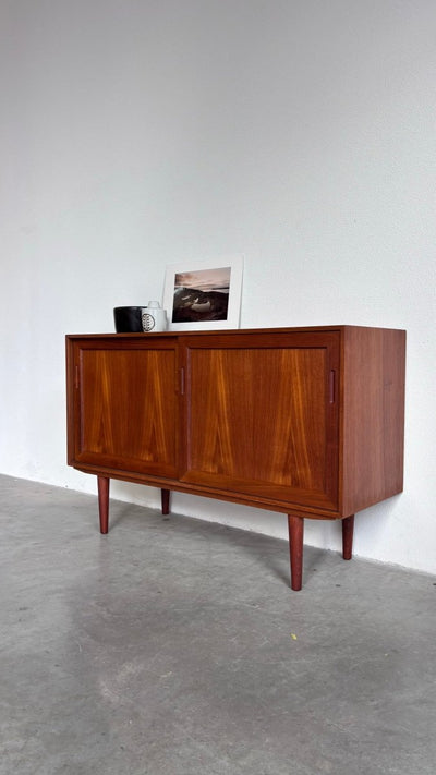 
                  
                    Vintage sideboard schuifdeuren teak - LOUI.STORE
                  
                