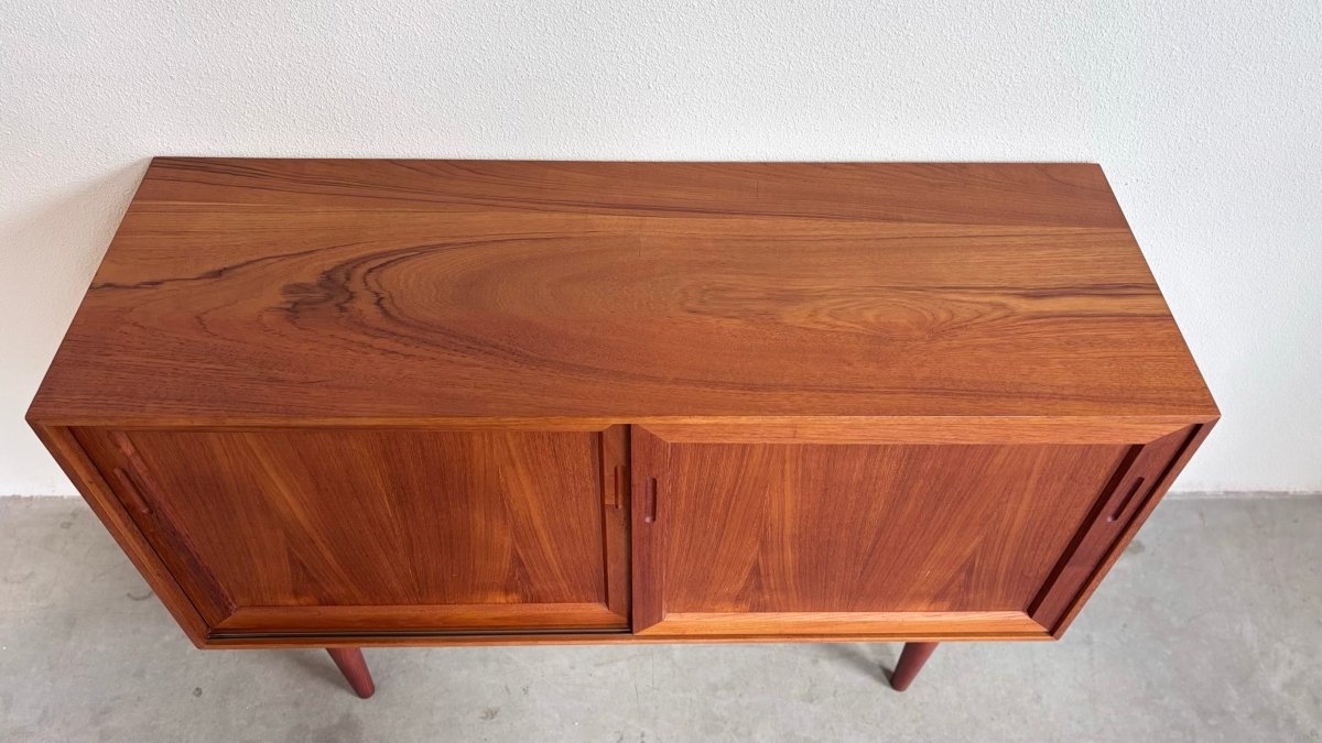 
                  
                    Vintage sideboard schuifdeuren teak - LOUI.STORE
                  
                
