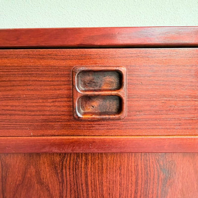 
                  
                    Vintage sideboard schuifdeurtjes en lade palissander - LOUI
                  
                