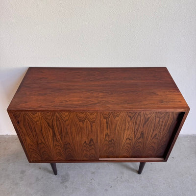
                  
                    Vintage sideboard schuifdeurtjes palissander - LOUI
                  
                