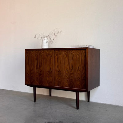 
                  
                    Vintage sideboard schuifdeurtjes palissander - LOUI
                  
                