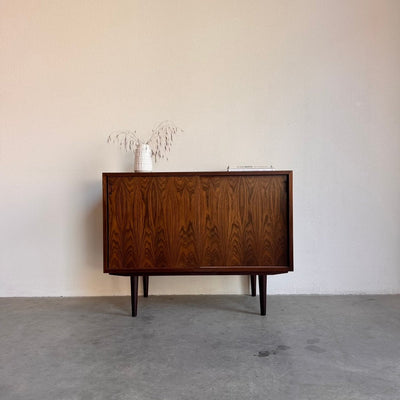
                  
                    Vintage sideboard schuifdeurtjes palissander - LOUI
                  
                