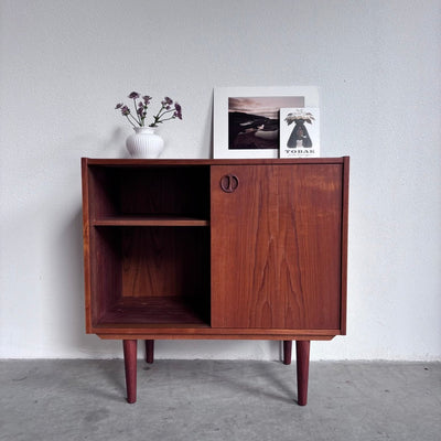 
                  
                    Vintage sideboard schuifdeurtjes teak - LOUI.STORE
                  
                