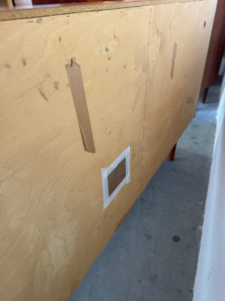 
                  
                    Vintage sideboard teak 3 schuifdeuren - LOUI.STORE
                  
                