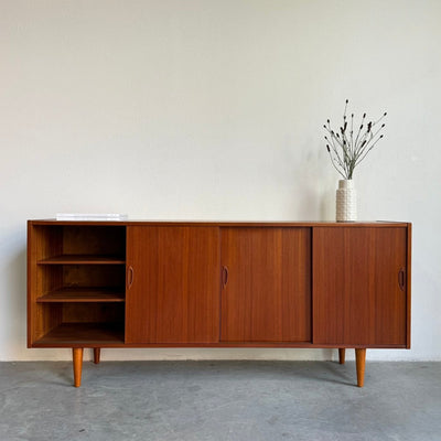 
                  
                    Vintage sideboard teak 4 schuifdeuren - LOUI.STORE
                  
                