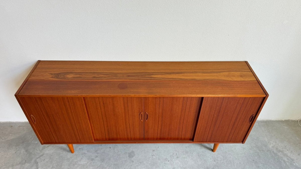 
                  
                    Vintage sideboard teak 4 schuifdeuren - LOUI.STORE
                  
                