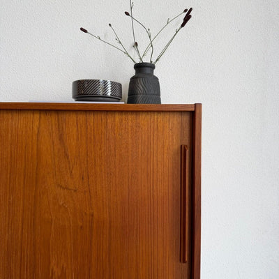 
                  
                    Vintage sideboard teak lange greep - LOUI
                  
                
