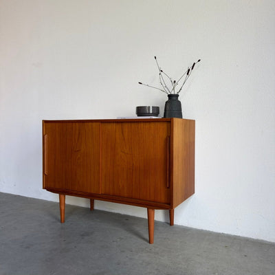 
                  
                    Vintage sideboard teak lange greep - LOUI
                  
                
