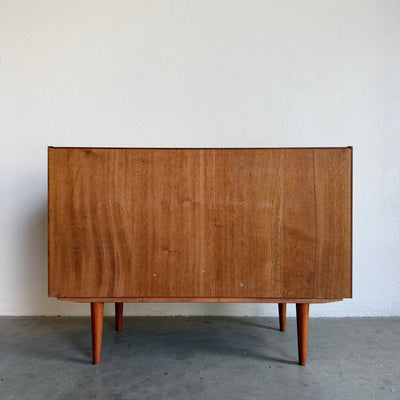 
                  
                    Vintage sideboard teak lange greep - LOUI
                  
                