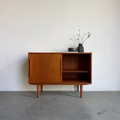 
                  
                    Vintage sideboard teak lange greep - LOUI
                  
                