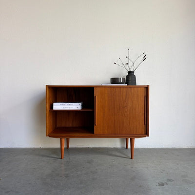 
                  
                    Vintage sideboard teak lange greep - LOUI
                  
                