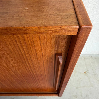 
                  
                    Vintage sideboard teak lange greep - LOUI
                  
                