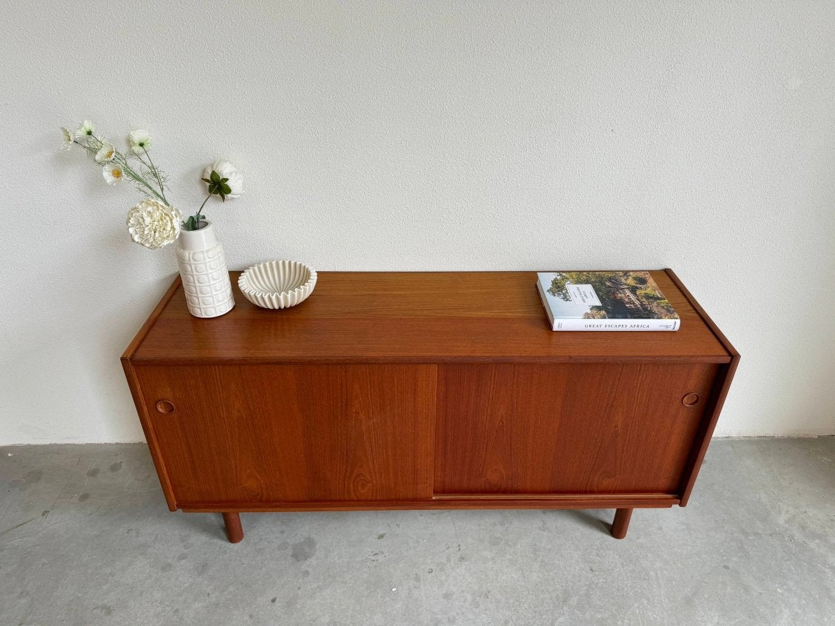 
                  
                    Vintage sideboard teak - LOUI.STORE
                  
                