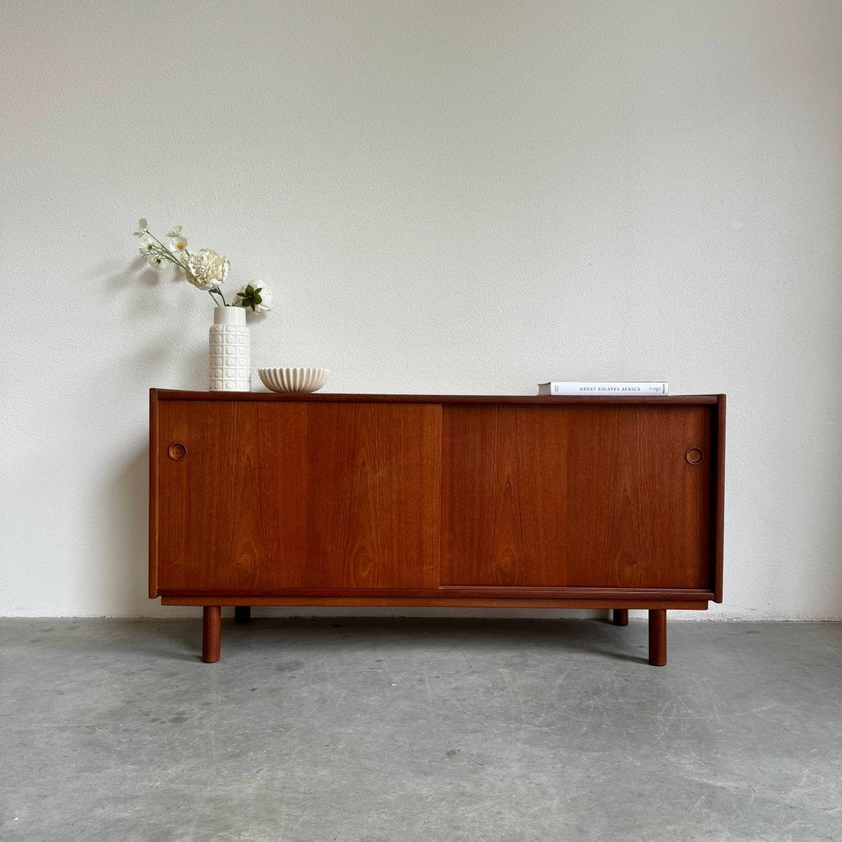 
                  
                    Vintage sideboard teak - LOUI.STORE
                  
                