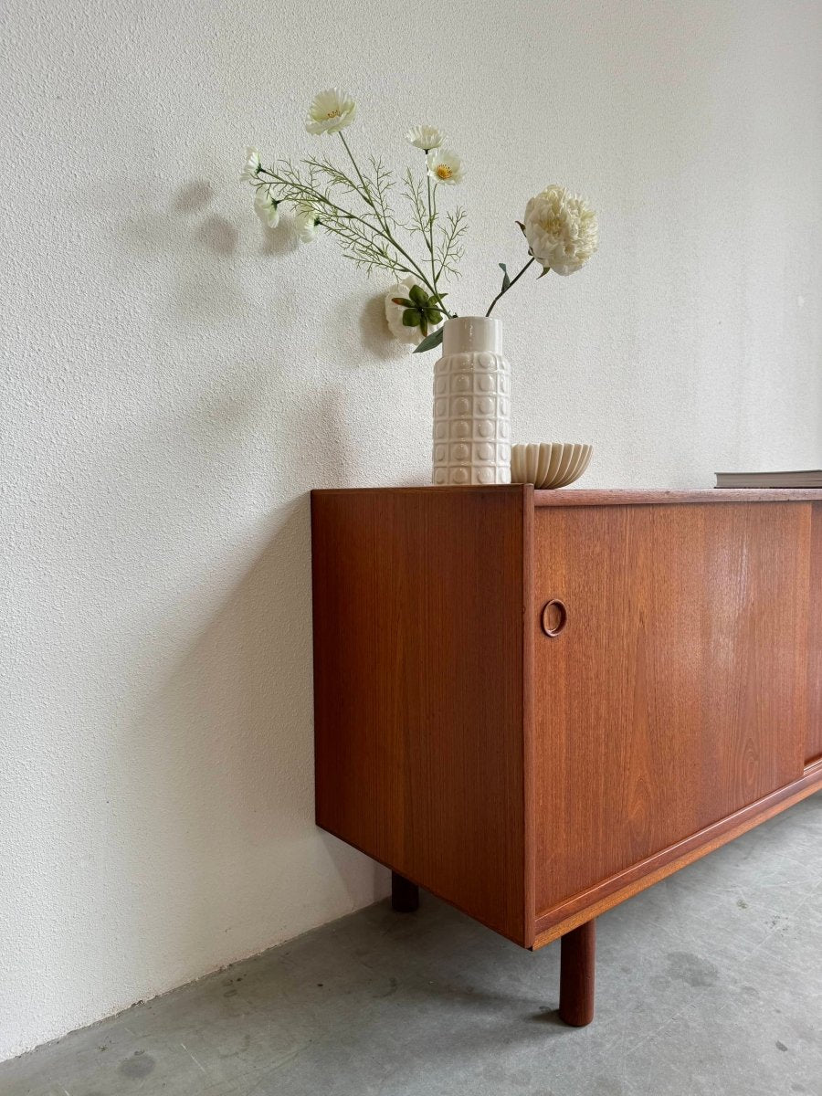 
                  
                    Vintage sideboard teak - LOUI.STORE
                  
                