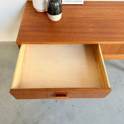 
                  
                    Vintage sideboard teak met lades 2* - LOUI
                  
                