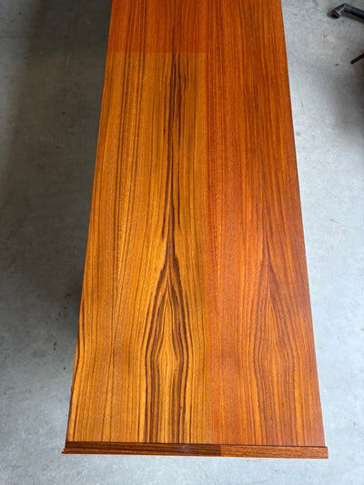 
                  
                    Vintage sideboard teak XL 3 schuifdeuren - LOUI.STORE
                  
                