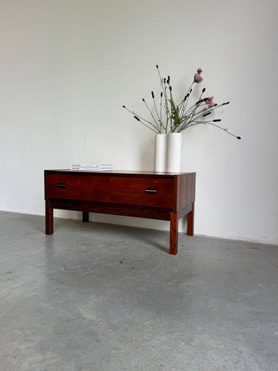 
                  
                    Vintage sidetable met lade palissander - LOUI.STORE
                  
                