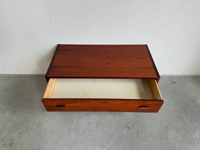 
                  
                    Vintage sidetable met lade palissander - LOUI.STORE
                  
                