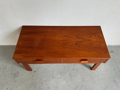 
                  
                    Vintage sidetable met lades teak - LOUI.STORE
                  
                