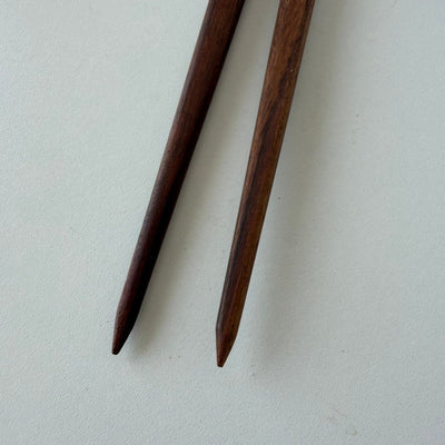 
                  
                    Vintage slabestek teak- roestvrij staal - LOUI
                  
                