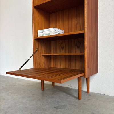 
                  
                    Vintage smal boekenkastje klep teak - LOUI.STORE
                  
                