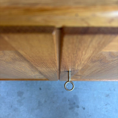 
                  
                    Vintage smal sideboard met eiken lijst - LOUI.STORE
                  
                