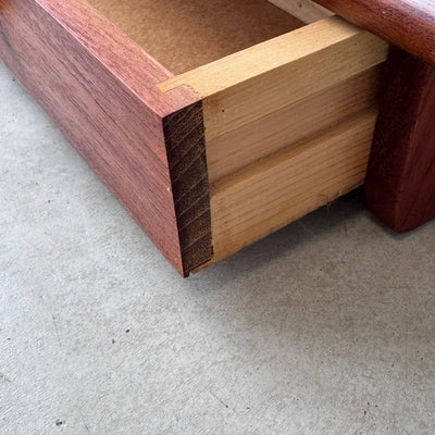 
                  
                    Vintage spiegel met lade teak - LOUI
                  
                