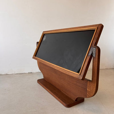 
                  
                    Vintage spiegel op voet eiken - LOUI.STORE
                  
                