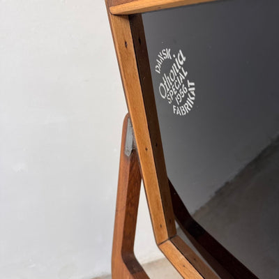 
                  
                    Vintage spiegel op voet eiken - LOUI.STORE
                  
                