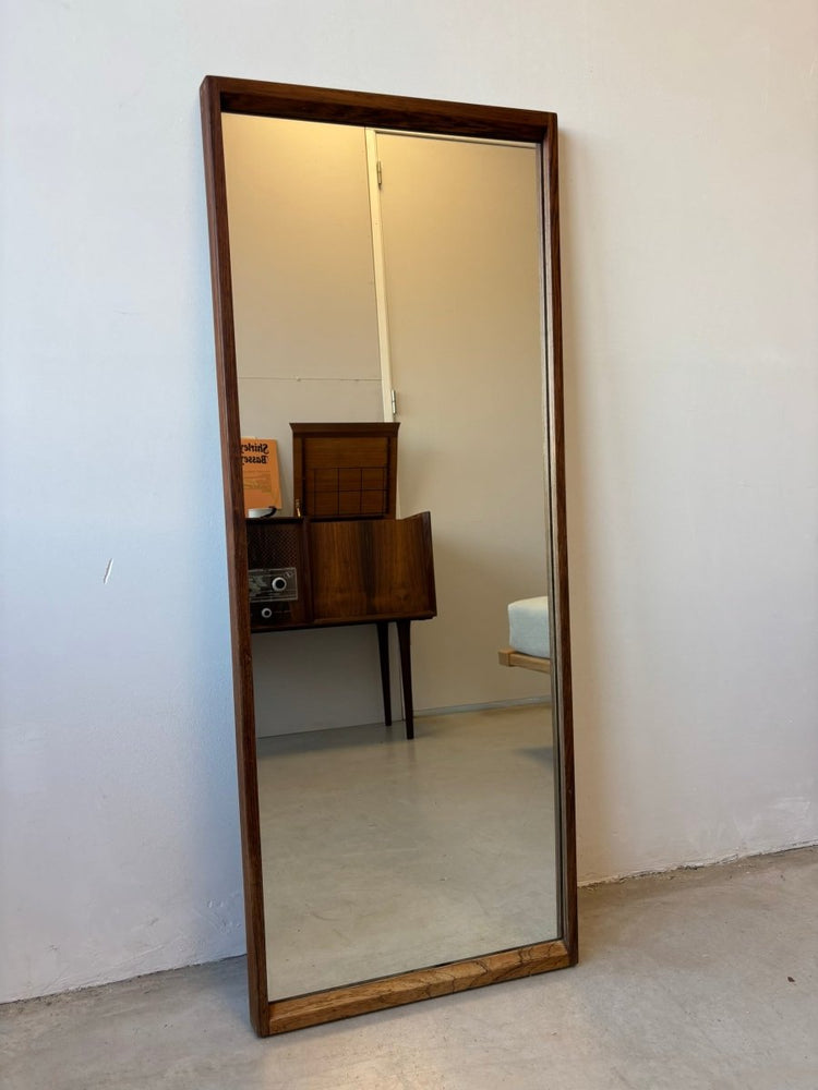 
                  
                    Vintage spiegel palissander Aksel Kjersgaard, model 145 - LOUI.STORE
                  
                