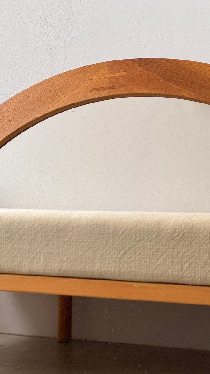 
                  
                    Vintage spiegel rond eiken Aksel Kjersgaard - LOUI.STORE
                  
                