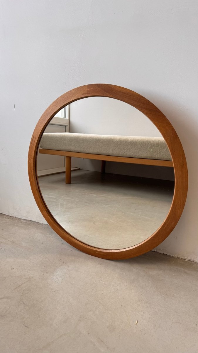 
                  
                    Vintage spiegel rond eiken Aksel Kjersgaard - LOUI.STORE
                  
                