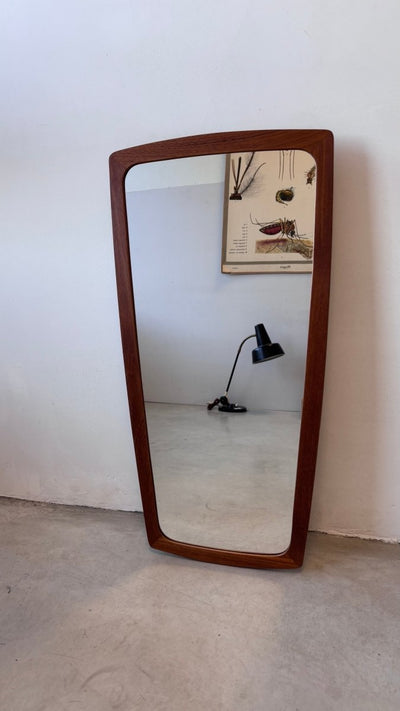 
                  
                    Vintage spiegel tapstoelopend - LOUI.STORE
                  
                