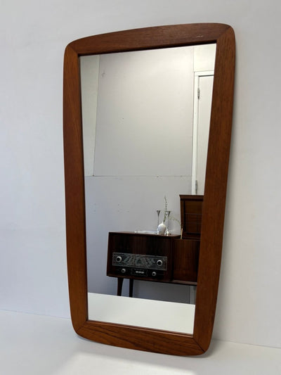 
                  
                    Vintage spiegel tapstoelopend teak - LOUI.STORE
                  
                