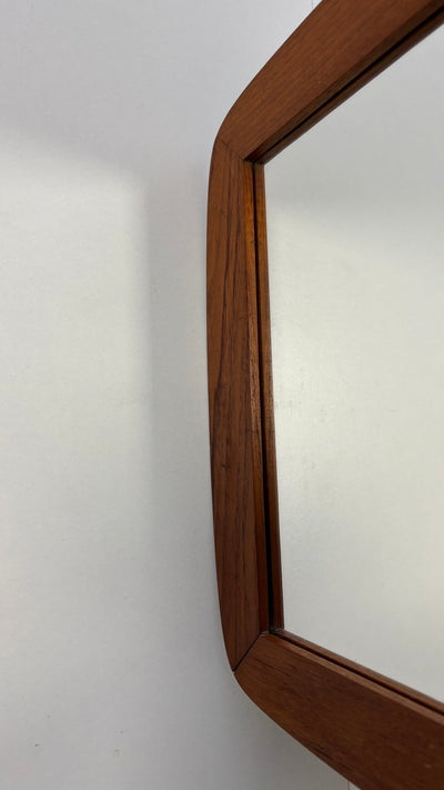 
                  
                    Vintage spiegel tapstoelopend teak - LOUI.STORE
                  
                