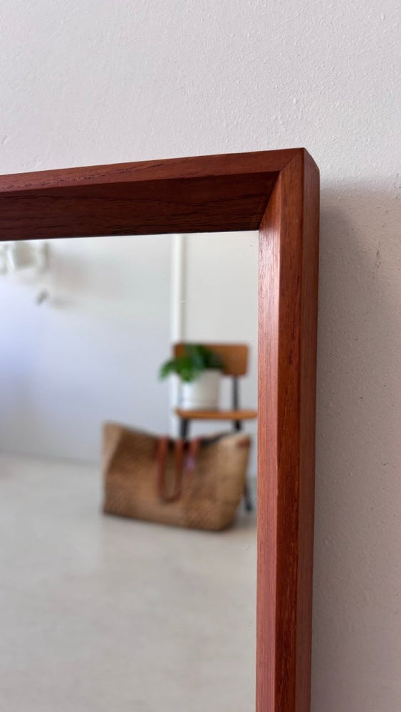 
                  
                    Vintage spiegel teak 43x63 - LOUI.STORE
                  
                