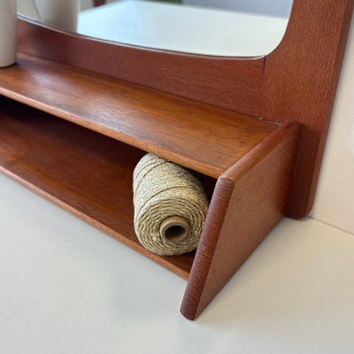 
                  
                    Vintage spiegel teak met wandplank - LOUI.STORE
                  
                