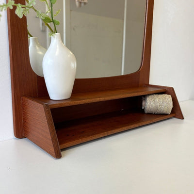 
                  
                    Vintage spiegel teak met wandplank - LOUI.STORE
                  
                