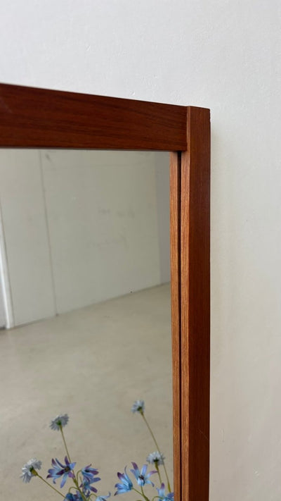 
                  
                    Vintage spiegel teak strak frame - LOUI.STORE
                  
                
